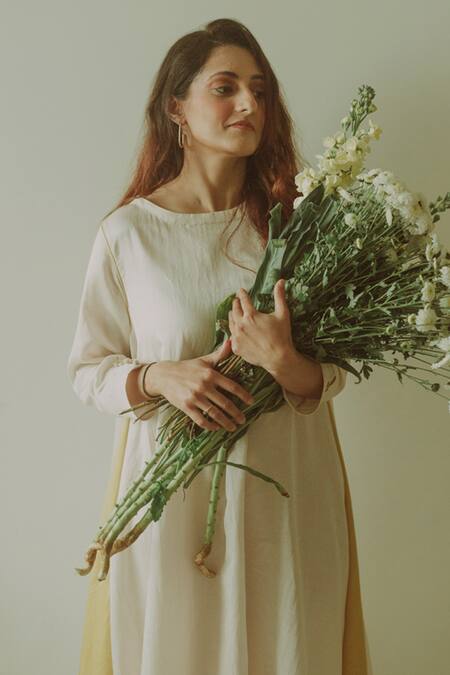 Shop Til Peach Cotton Silk Satin Round Colorblock A-line Dress Online at Aza Fashions Shop_Til_Peach Cotton Silk Satin Round Colorblock A-line Dress_Online_at_Aza_Fashions