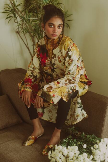 Buy_TIL_Multi Color Cotton Silk Satin Digital Printed Floral Pattern Pheran Kurta _Online_at_Aza_Fashions
