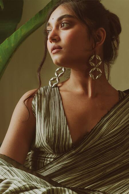Buy_Til_Green Cotton Silk Satin Striped Plunge V Neck Print Saree With Blouse _Online_at_Aza_Fashions