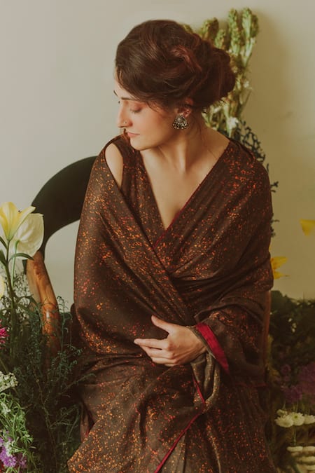 Til_Brown Cotton Silk Satin Freckle Pattern V Neck Print Saree With Blouse _Online_at_Aza_Fashions
