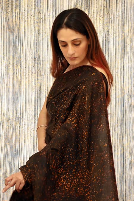 Shop_Til_Brown Cotton Silk Satin Freckle Pattern V Neck Print Saree With Blouse _Online_at_Aza_Fashions