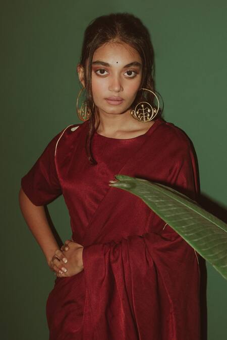 Buy Til Maroon Cotton Silk Satin Round Saree With Blouse Online at Aza Fashions Buy_Til_Maroon Cotton Silk Satin Round Saree With Blouse_Online_at_Aza_Fashions