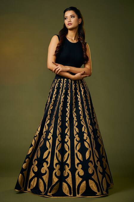 Taika By Poonam Bhagat Black Silk Embroidery Floral Round Skirt And Top Set Online at Aza Fashions Taika By Poonam Bhagat_Black Silk Embroidery Floral Round Skirt And Top Set _Online_at_Aza_Fashions