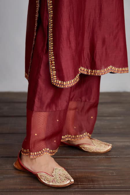 Buy_Torani_Red Kurta And Pant Handwoven Chanderi Dupatta & Pant Silk Sanobar Sehmat Set _Online_at_Aza_Fashions