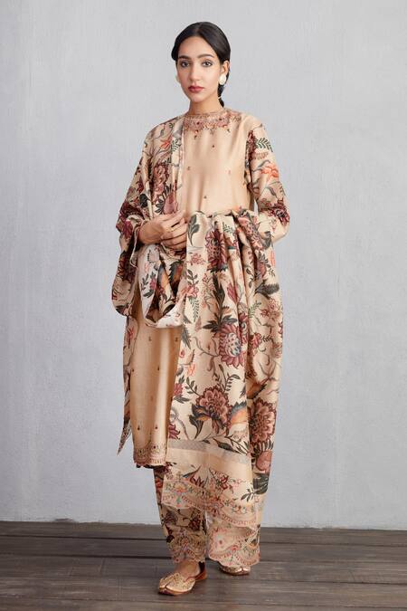 Shop Torani Beige Handwoven Chanderi Round Chandan Urvi Kurta Set at Aza Fashions Shop_Torani_Beige Handwoven Chanderi Round Chandan Urvi Kurta Set _at_Aza_Fashions