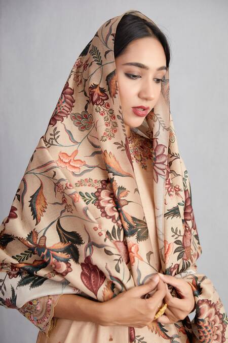 Shop Torani Beige Handwoven Chanderi Round Chandan Urvi Kurta Set Online at Aza Fashions Shop_Torani_Beige Handwoven Chanderi Round Chandan Urvi Kurta Set _Online_at_Aza_Fashions