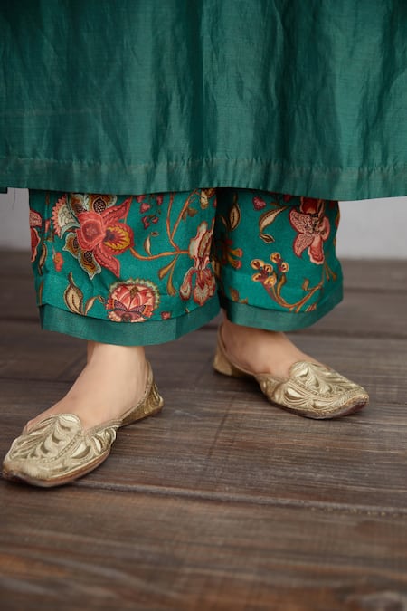 Buy Torani Green Handwoven Chanderi Round Sheesham Barkha Kurta Set Online at Aza Fashions Buy_Torani_Green Handwoven Chanderi Round Sheesham Barkha Kurta Set _Online_at_Aza_Fashions