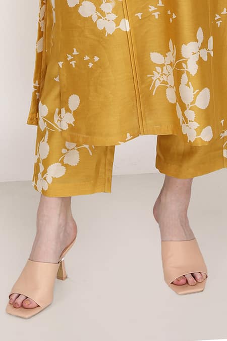 Arcvsh By Pallavi Singh Yellow Lining Cotton, Silk Chanderi Petal Round Print Kurta And Pant Set at Aza Fashions Arcvsh By Pallavi Singh_Yellow Lining Cotton, Silk Chanderi Petal Round Print Kurta And Pant Set _at_Aza_Fashions