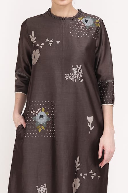 Shop Arcvsh By Pallavi Singh Grey Linen, Lining Cotton, Silk Chanderi Floral Round Pattern Kurta And Pant Set Online at Aza Fashions Shop_Arcvsh By Pallavi Singh_Grey Linen, Lining Cotton, Silk Chanderi Floral Round Pattern Kurta And Pant Set _Online_at_Aza_Fashions