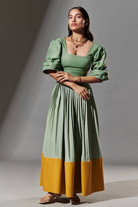 Shop Therealb Green 20% Cotton, 80% Polyester Square Neck Neckline Crop Top Online at Aza Fashions Shop_Therealb_Green 20% Cotton, 80% Polyester Square Neck Neckline Crop Top _Online_at_Aza_Fashions