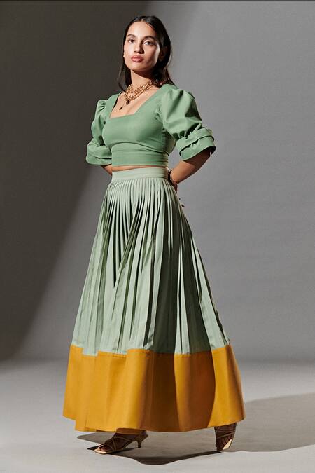 Therealb Green 20% Cotton, 80% Polyester Square Neck Neckline Crop Top Online at Aza Fashions Therealb_Green 20% Cotton, 80% Polyester Square Neck Neckline Crop Top _Online_at_Aza_Fashions