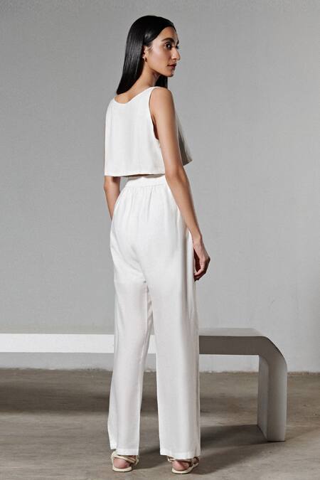 Shop Therealb White 100% Organic Cotton Crop Top Round Pajama Pant Set With Kimono Online at Aza Fashions Shop_Therealb_White 100% Organic Cotton Crop Top Round Pajama Pant Set With Kimono _Online_at_Aza_Fashions