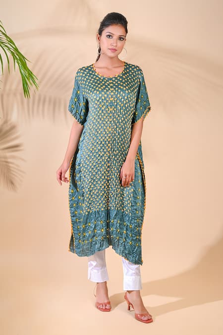 Dyelogue_Grey Gajji Silk Round Bandhani Kurta  _Online_at_Aza_Fashions