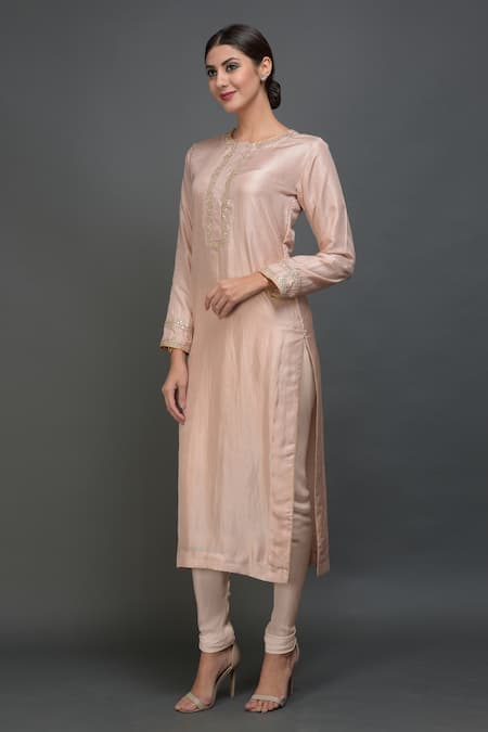 Talking Threads Pink Dupatta- Net, Kurta, Pant- Pure Silk Gota Jewel Neck Embroidered Set Online at Aza Fashions Talking Threads_Pink Dupatta- Net, Kurta, Pant- Pure Silk Gota Jewel Neck Embroidered Set _Online_at_Aza_Fashions