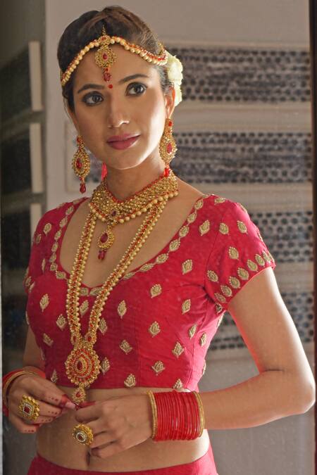 Talking Threads Red Pure Silk V Neck Embroidered Bridal Lehenga Set Online at Aza Fashions Talking Threads_Red Pure Silk V Neck Embroidered Bridal Lehenga Set _Online_at_Aza_Fashions