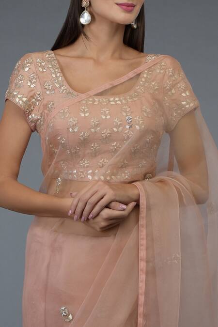 Talking Threads Pink Organza Silk Square Neck Embroidered Saree With Blouse at Aza Fashions Talking Threads_Pink Organza Silk Square Neck Embroidered Saree With Blouse _at_Aza_Fashions