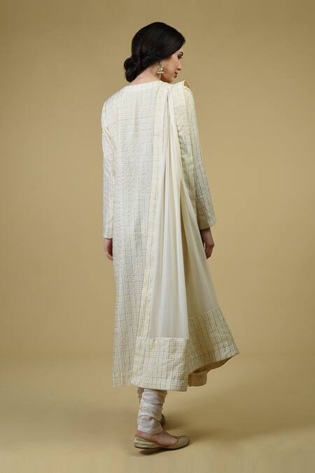 Shop_Talking Threads_White Chanderi Kurta Set_at_Aza_Fashions