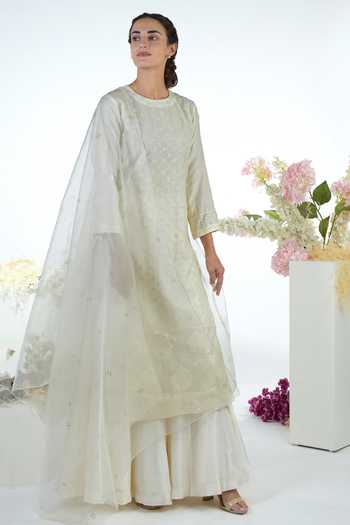 Buy Talking Threads White Chanderi Embroidered Kurta Set at Aza Fashions Buy_Talking Threads_White Chanderi Embroidered Kurta Set_at_Aza_Fashions