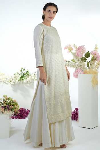 Talking Threads White Chanderi Embroidered Kurta Set Online at Aza Fashions Talking Threads_White Chanderi Embroidered Kurta Set_Online_at_Aza_Fashions