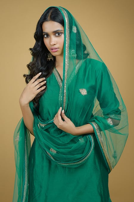 Shop Talking Threads Green Dupatta Net, Kurta And Sharara Chanderi Silk Zardozi V Neck Set Online at Aza Fashions Shop_Talking Threads_Green Dupatta Net, Kurta And Sharara Chanderi Silk Zardozi V Neck Set _Online_at_Aza_Fashions