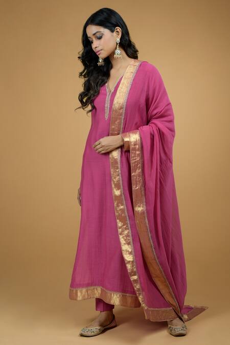 Talking Threads Pink Chanderi Plain V Neck Kurta Set Online at Aza Fashions Talking Threads_Pink Chanderi Plain V Neck Kurta Set _Online_at_Aza_Fashions