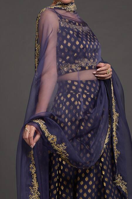 Talking Threads_Blue Blouse And Lehenga Georgette & Dupatta Organza Lining Leaf Pattern Set_Online_at_Aza_Fashions