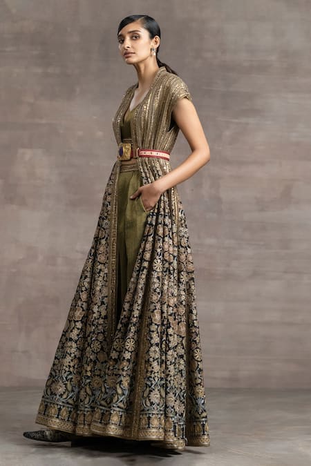 Tarun Tahiliani_Black Floral Pattern Plunge V Neck Embroidered Jacket With Pant Set_Online_at_Aza_Fashions