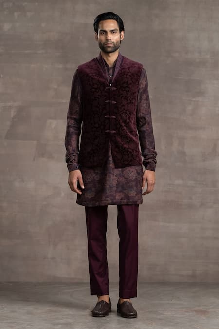 Tarun Tahiliani Wine Velvet Floral Bundi And Kurta Set 