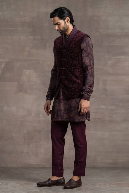 Tarun Tahiliani_Wine Velvet Floral Bundi And Kurta Set_Online_at_Aza_Fashions