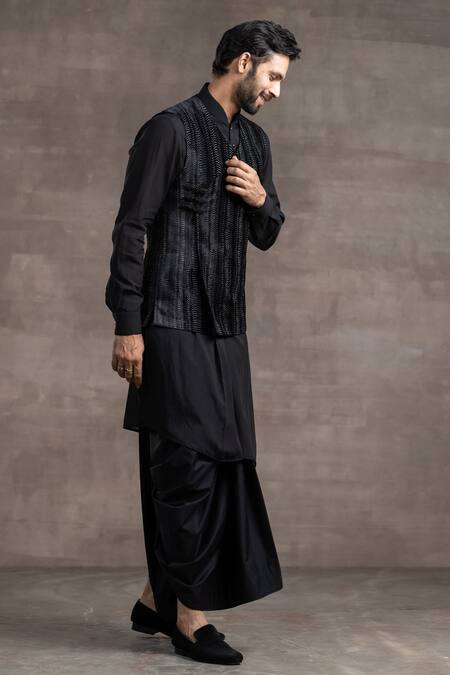 Tarun Tahiliani_Black Silk Velvet Kantha Bundi_Online_at_Aza_Fashions