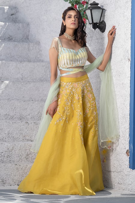 Buy Tamaraa By Tahani Yellow Satin Organza, Silk Taffeta Sweetheart Neck Embroidered Lehenga Set Online at Aza Fashions Buy_Tamaraa By Tahani_Yellow Satin Organza, Silk Taffeta Sweetheart Neck Embroidered Lehenga Set _Online_at_Aza_Fashions