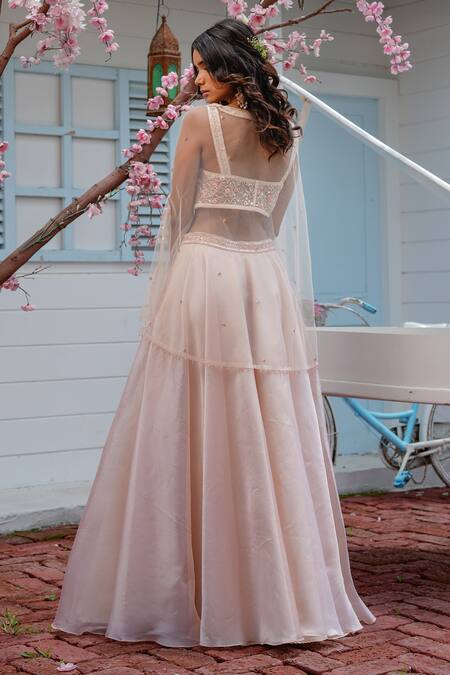 Shop Tamaraa By Tahani Peach Organza, Taffeta Silk Sweetheart Neck Embroidered Cape And Lehenga Set at Aza Fashions Shop_Tamaraa By Tahani_Peach Organza, Taffeta Silk Sweetheart Neck Embroidered Cape And Lehenga Set _at_Aza_Fashions