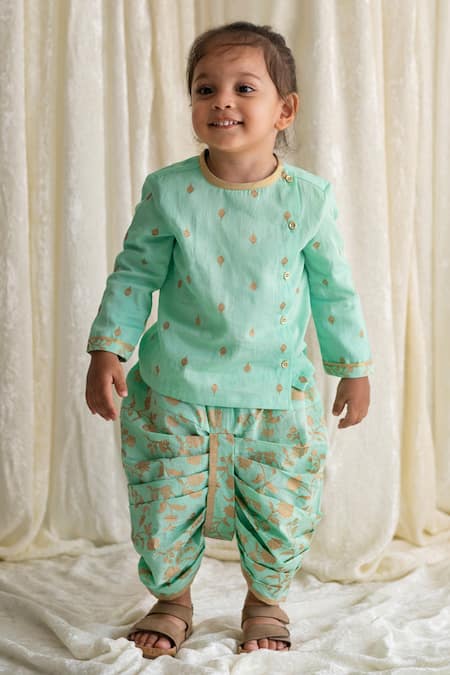 Tiber Taber Floral Embroidered Kurta Set 