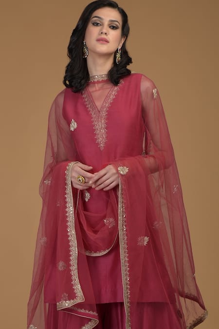 Shop Talking Threads Red Dupatta- Net, Kurta, Pant- Chanderi Floral, Zardozi V Neck Gharara Set Online at Aza Fashions Shop_Talking Threads_Red Dupatta- Net, Kurta, Pant- Chanderi Floral, Zardozi V Neck Gharara Set _Online_at_Aza_Fashions