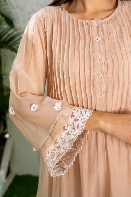 Shop_Naaz By Noor_Beige Cotton, Organza, Chanderi Thread Work Round Floral Embroidered Kurta Set _Online_at_Aza_Fashions