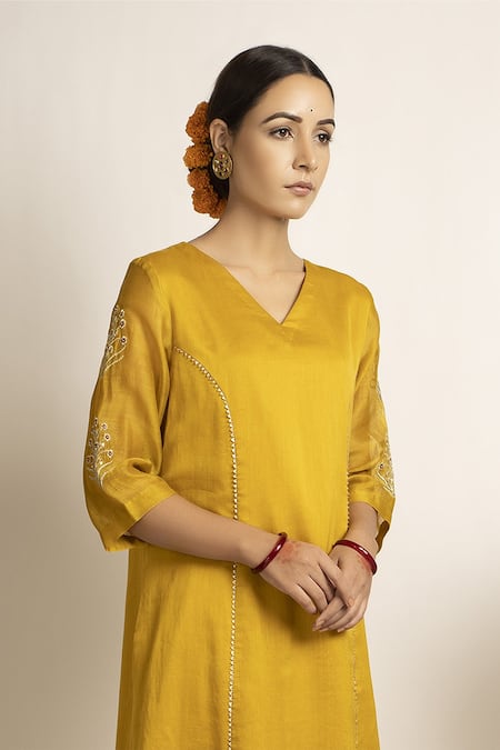 Rashi Jain_Yellow Chanderi Zahira Kurta And Pant Set _Online_at_Aza_Fashions