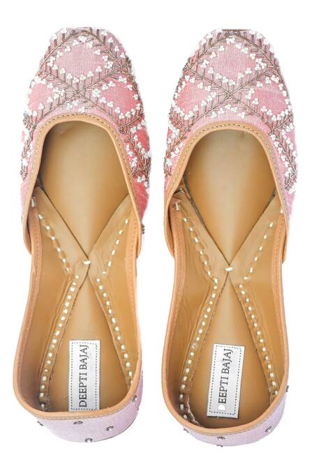 Buy Label Deepti Bajaj Pink Embroidered Juttis Buy_Label Deepti Bajaj_Pink Embroidered Juttis