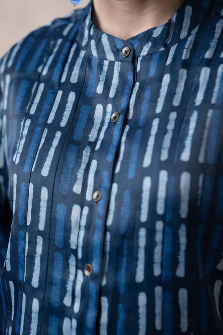 Shop Thetaa Blue Polyester Printed Stripes Band Collar Kurta Set With Contrast Pant Shop_Thetaa_Blue Polyester Printed Stripes Band Collar Kurta Set With Contrast Pant