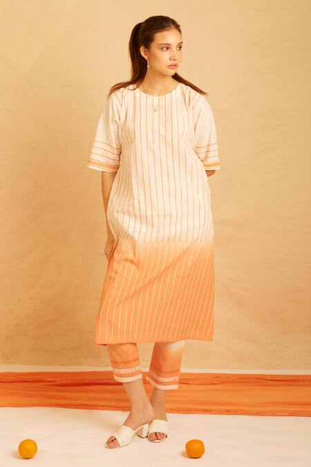 Banana Labs White Cotton Tassels Round Neck Carrot Ombre Kurta Pant Set Online at Aza Fashions Banana Labs_White Cotton Tassels Round Neck Carrot Ombre Kurta Pant Set _Online_at_Aza_Fashions