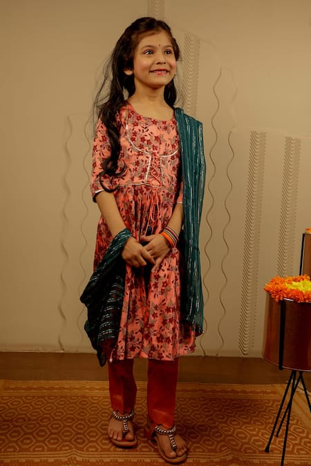 Shop Tiny Colour Peach Modal, Georgette, Satin Tassels Block Print Kurta Pant Set at Aza Fashions Shop_Tiny Colour_Peach Modal, Georgette, Satin Tassels Block Print Kurta Pant Set _at_Aza_Fashions