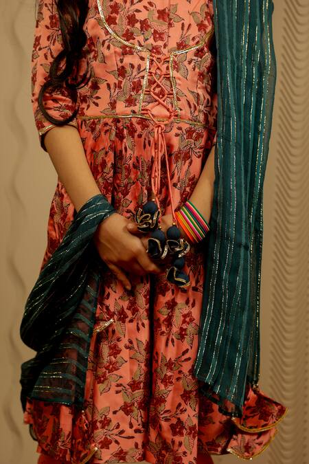 Tiny Colour Peach Modal, Georgette, Satin Tassels Block Print Kurta Pant Set at Aza Fashions Tiny Colour_Peach Modal, Georgette, Satin Tassels Block Print Kurta Pant Set _at_Aza_Fashions