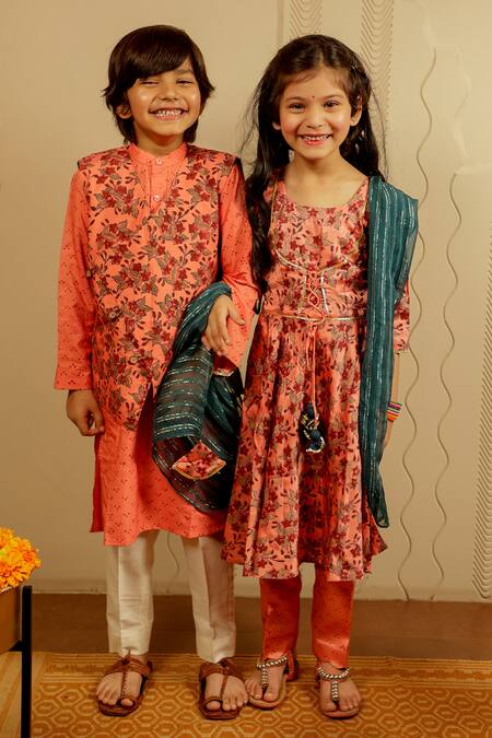 Shop Tiny Colour Peach Cotton, Silk Block Print Bundi Kurta Set Online at Aza Fashions Shop_Tiny Colour_Peach Cotton, Silk Block Print Bundi Kurta Set _Online_at_Aza_Fashions