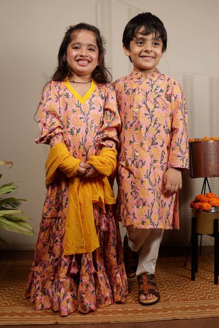 Shop Tiny Colour Pink Modal, Georgette Tassels Block Print Kurta With Dupatta Online at Aza Fashions Shop_Tiny Colour_Pink Modal, Georgette Tassels Block Print Kurta With Dupatta _Online_at_Aza_Fashions