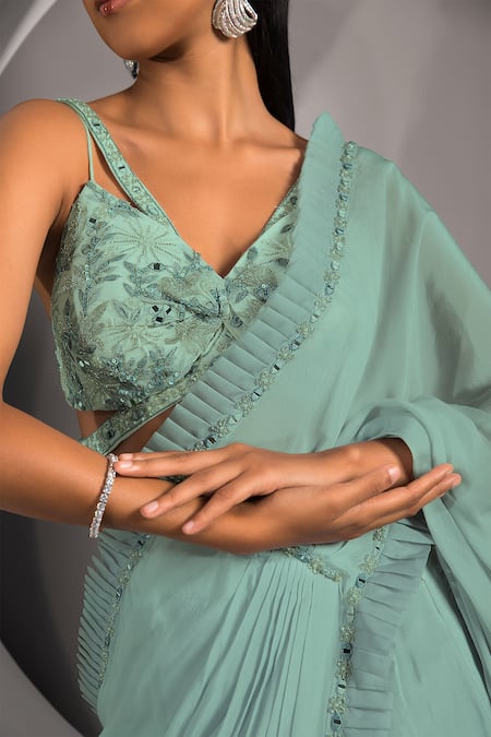 Buy Jade By Ashima Green Crepe Embroidery, Tassels Sweetheart Neck Floral Cape Sleeve Lehenga Set Buy_Jade By Ashima_Green Crepe Embroidery, Tassels Sweetheart Neck Floral Cape Sleeve Lehenga Set