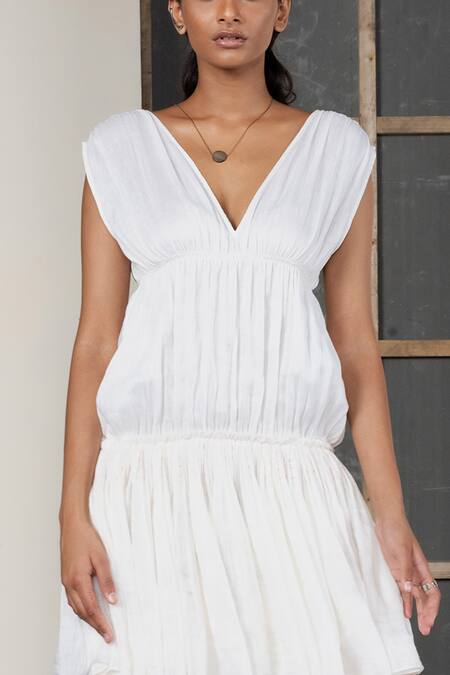 Urvashi Kaur Off White Linen, Silk V-neck Layered V Dress Online at Aza Fashions Urvashi Kaur_Off White Linen, Silk V-neck Layered V Dress _Online_at_Aza_Fashions
