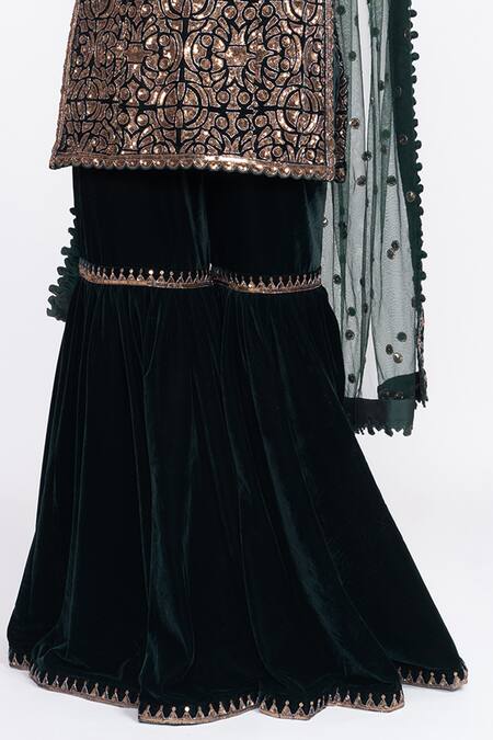 Vvani By Vani Vats_Green Velvet Dupatta Net Square Neck Embroidered Kurta And Sharara Set _at_Aza_Fashions
