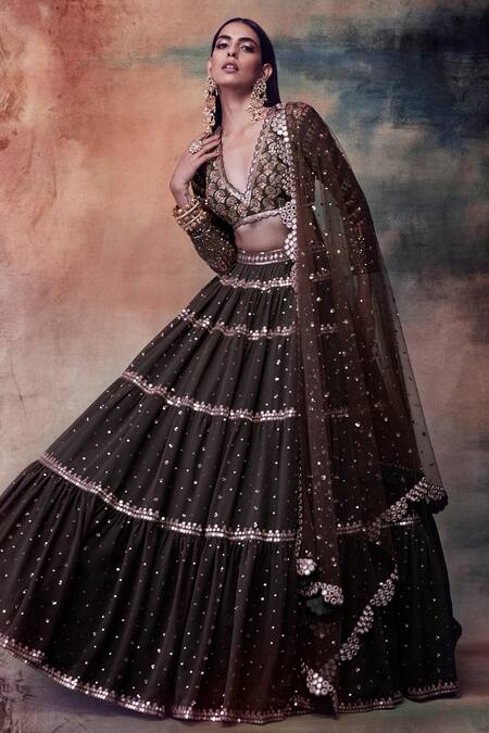 Vvani By Vani Vats_Green Georgette V Neck Embroidered Bridal Lehenga Set _Online_at_Aza_Fashions