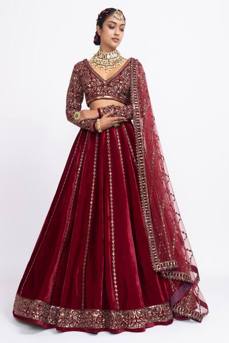 Vvani By Vani Vats_Maroon Velvet Dupatta Net V Neck Embroidered Bridal Lehenga Set _Online_at_Aza_Fashions