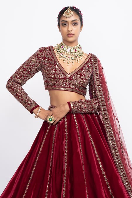 Vvani By Vani Vats_Maroon Velvet Dupatta Net V Neck Embroidered Bridal Lehenga Set _at_Aza_Fashions