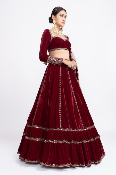 Vvani By Vani Vats_Maroon Velvet Dupatta Tissue Sweetheart Neck Embroidered Bridal Lehenga Set _Online_at_Aza_Fashions